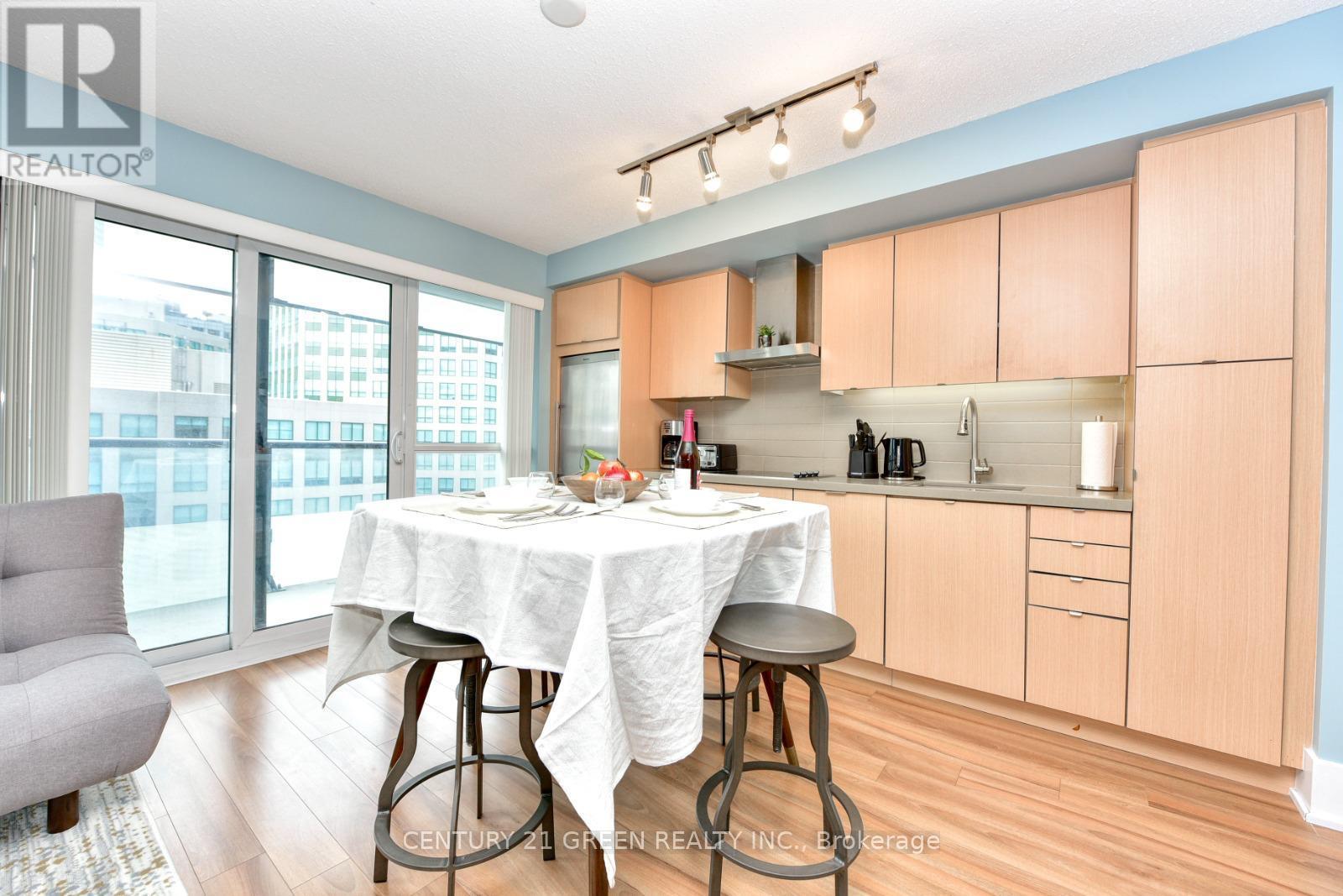 1014 - 300 FRONT STREET W