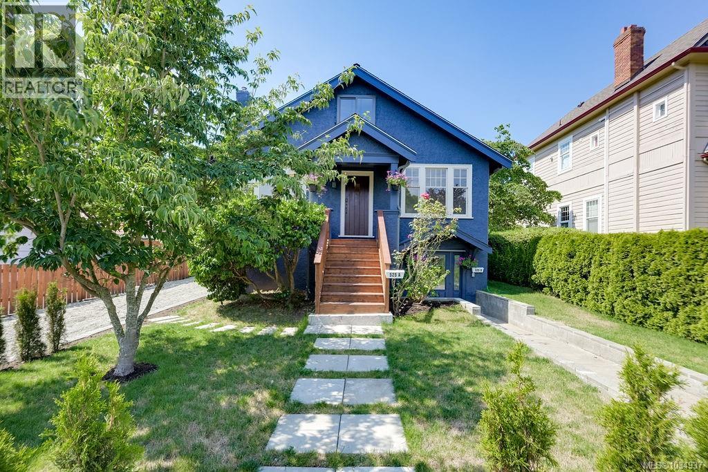 525 Simcoe St