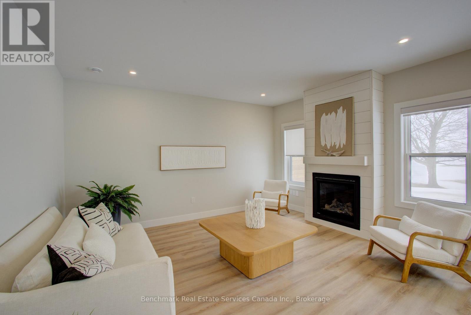 38 - 1182 QUEEN STREET