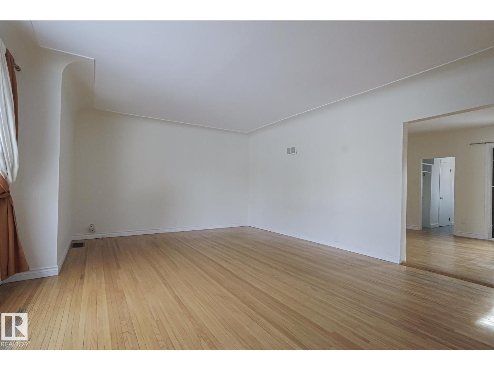 11507 72 AV NW