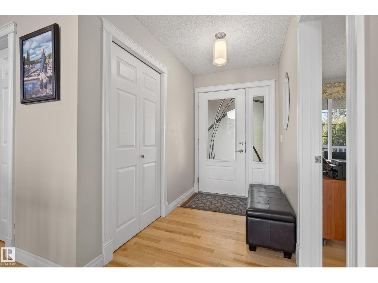 6 Hunter PL