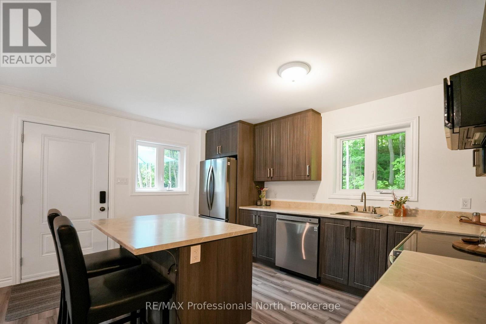 1065 HENDERSON'S ROAD