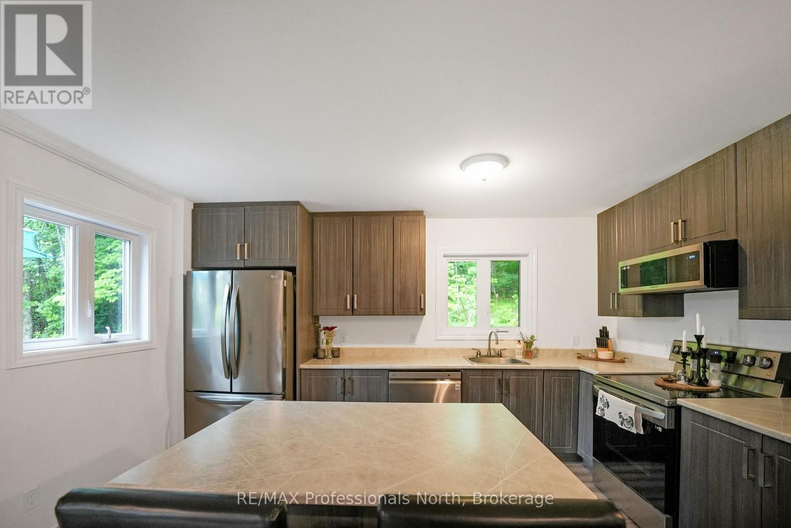 1065 HENDERSON'S ROAD