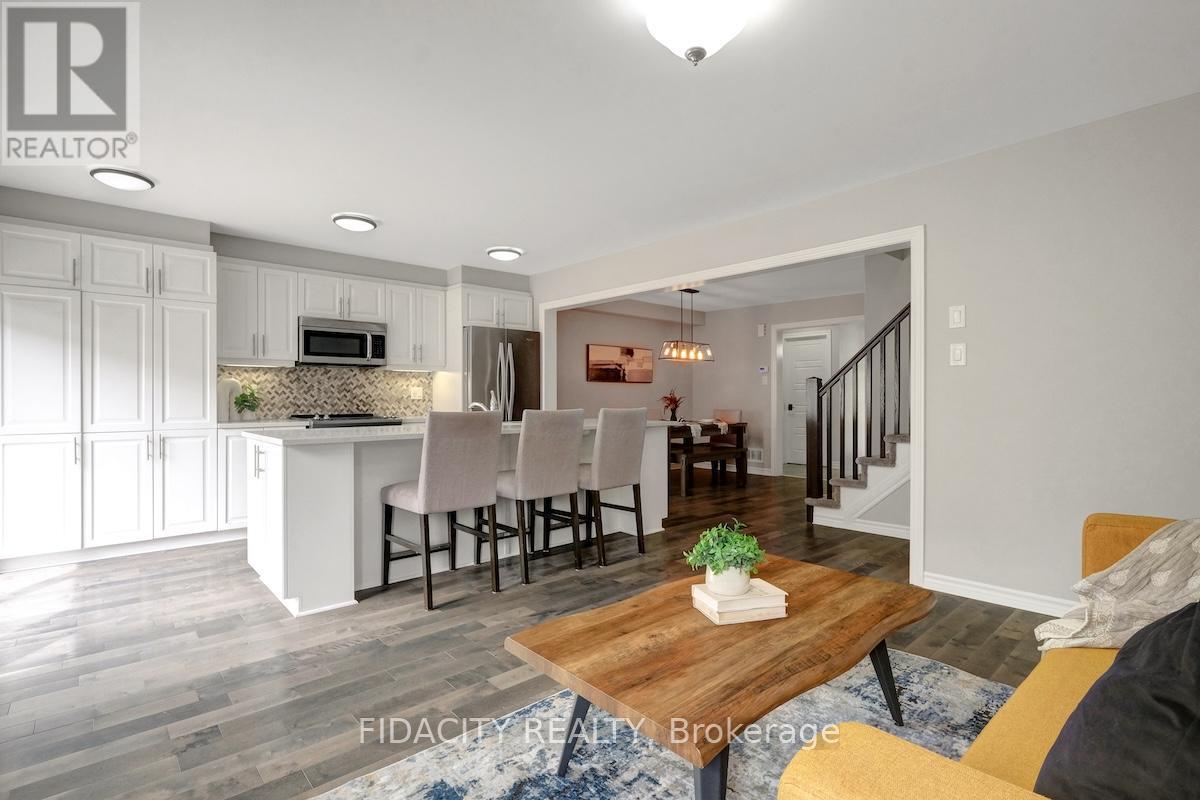 525 FOXLIGHT CIRCLE