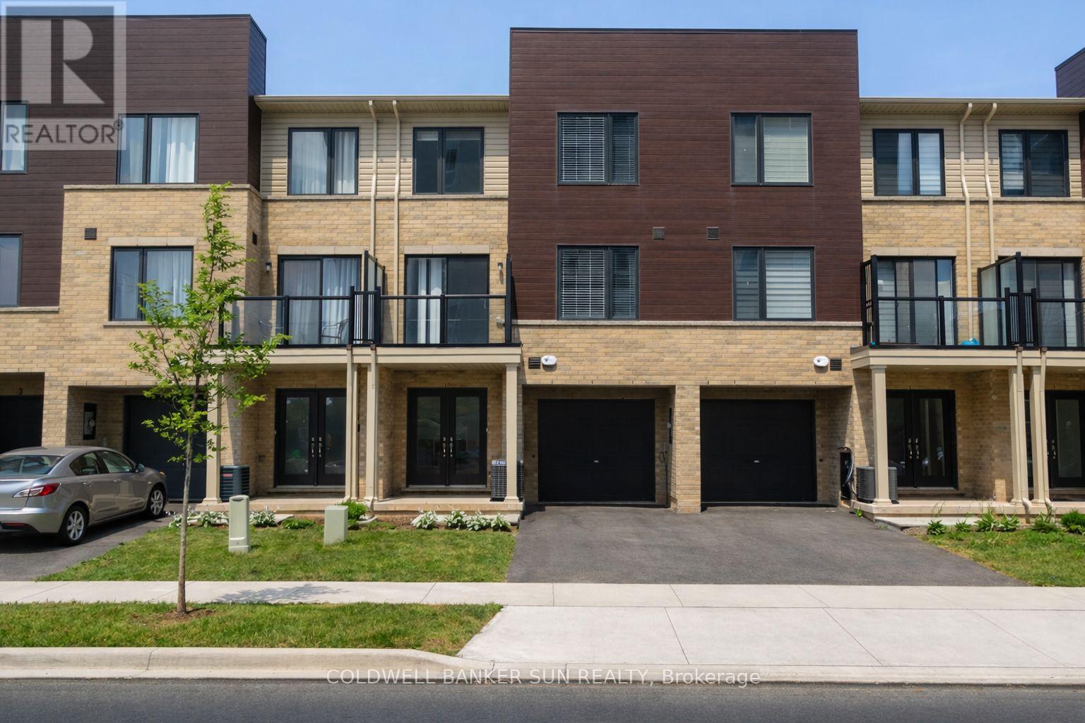 7 ROXANNE DRIVE