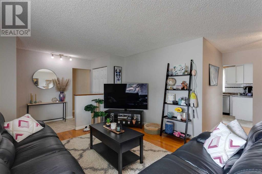 512 Mariposa Drive NE