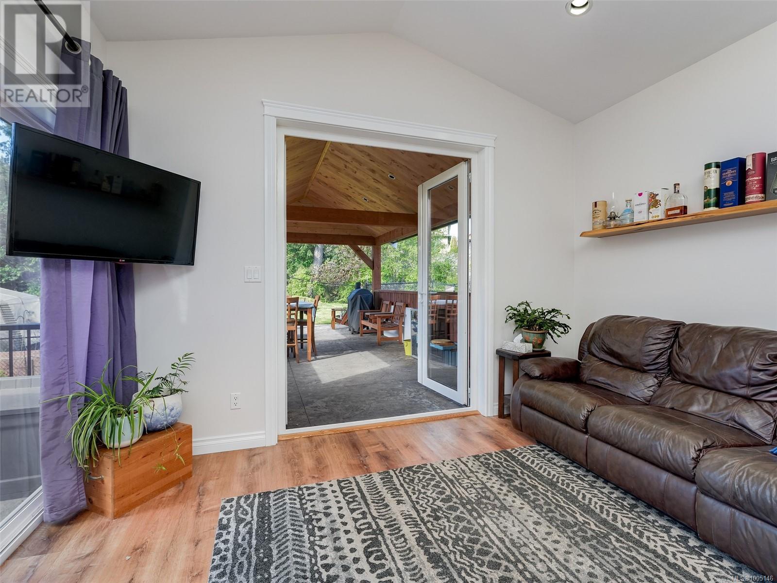3718 Ridge Pond Dr