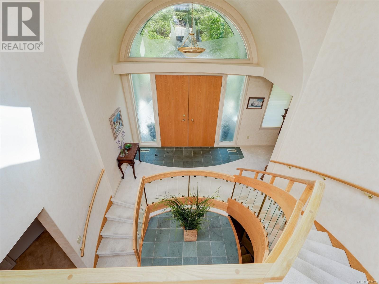 1360 Cloake Hill Rd