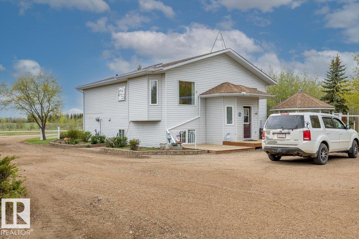 #11 22515 TWP ROAD 575A
