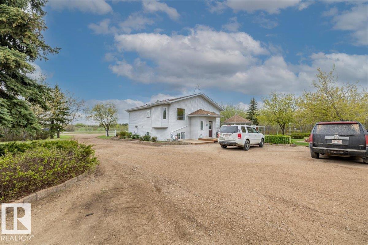 #11 22515 TWP ROAD 575A
