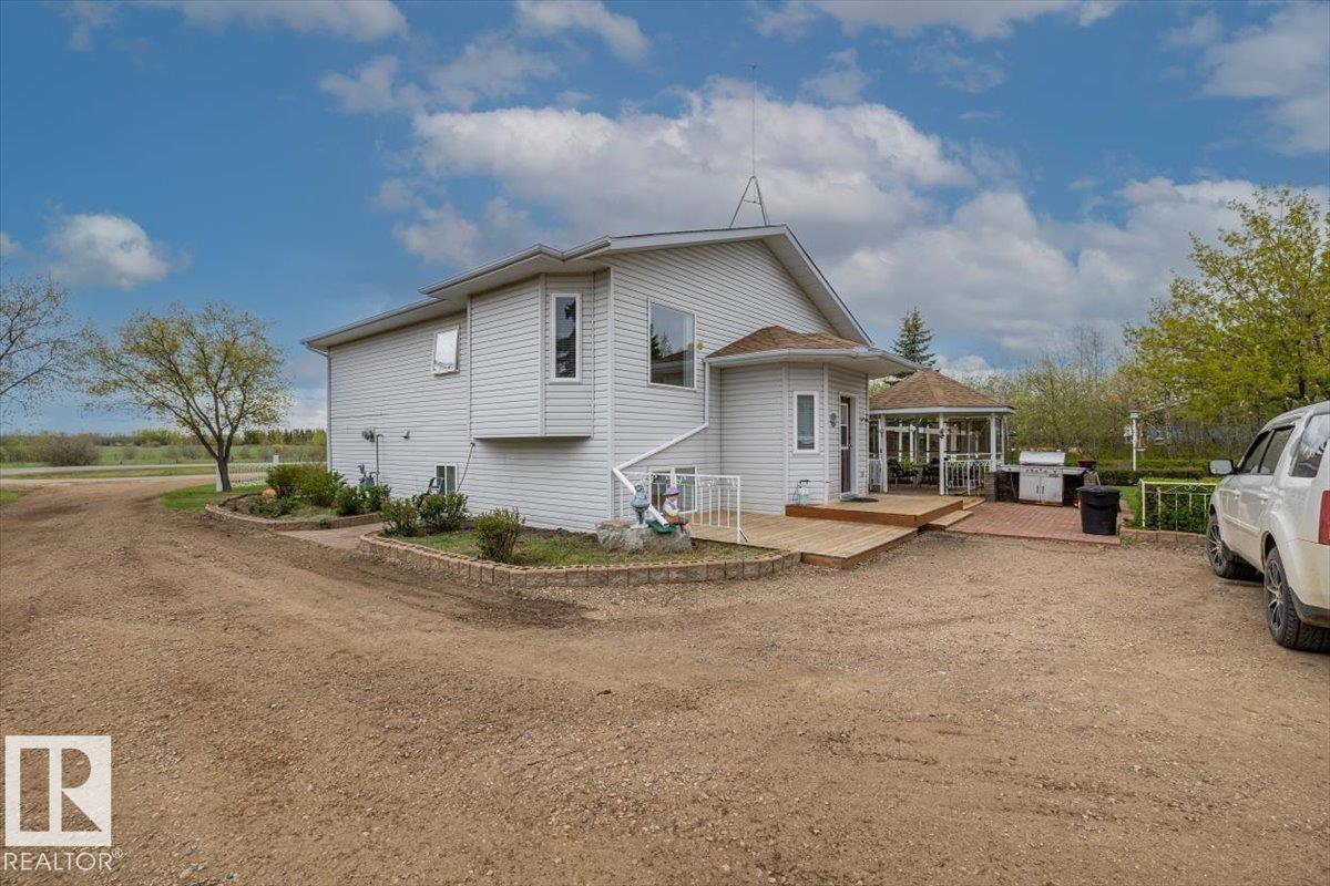 #11 22515 TWP ROAD 575A