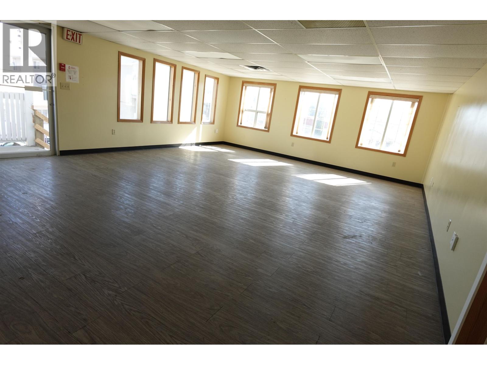 TOP FLR 469 ANDERSON DRIVE