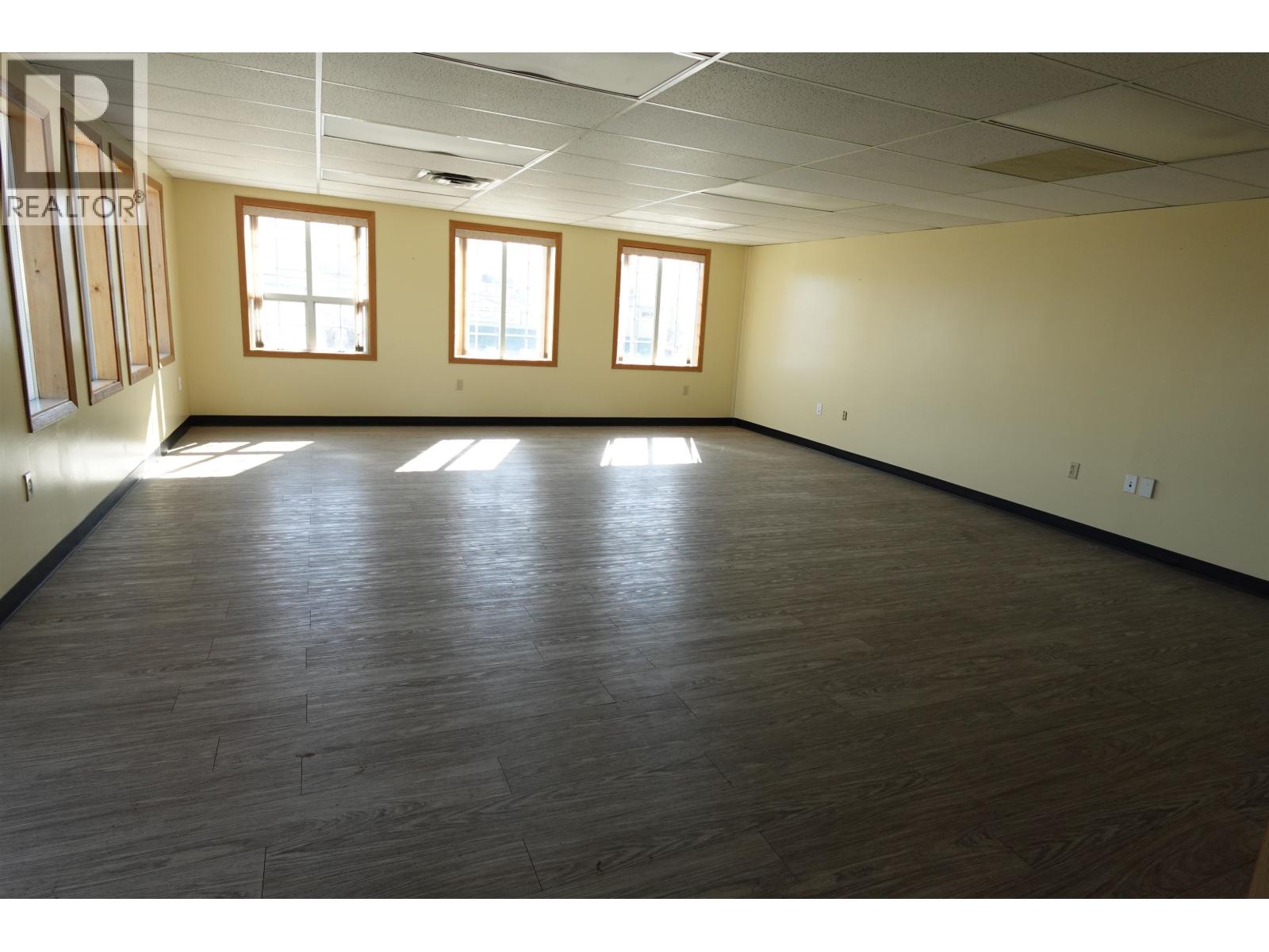 TOP FLR 469 ANDERSON DRIVE