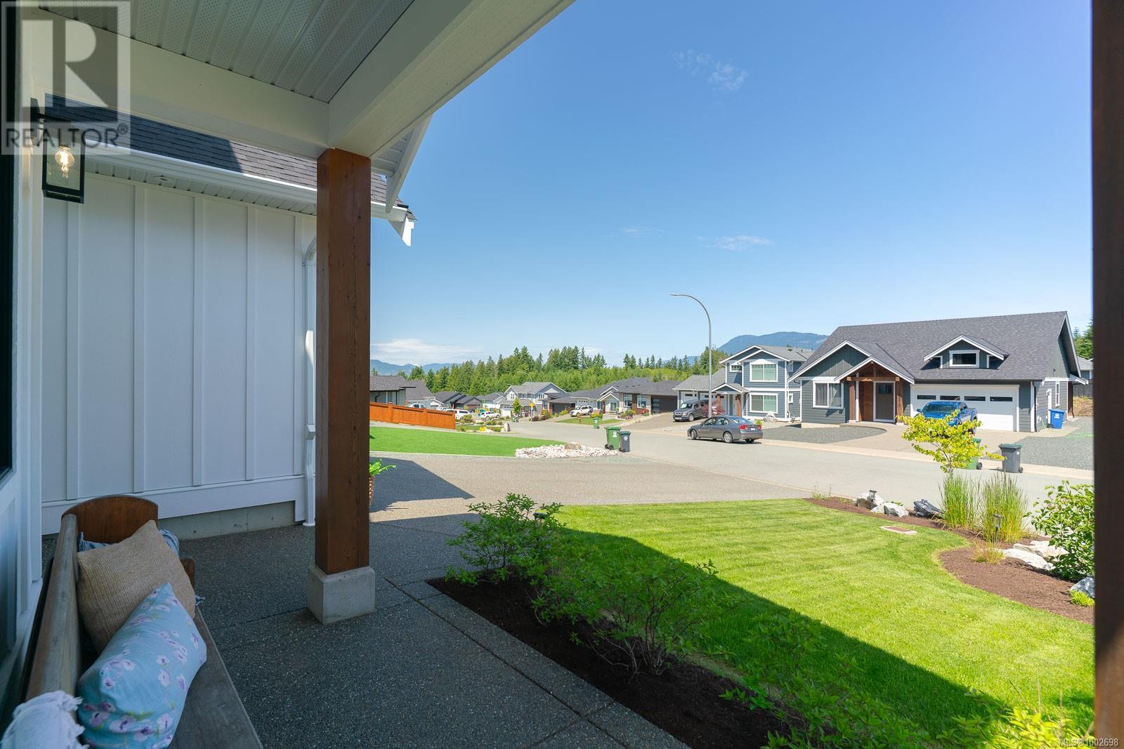 3176 Arbutus Dr