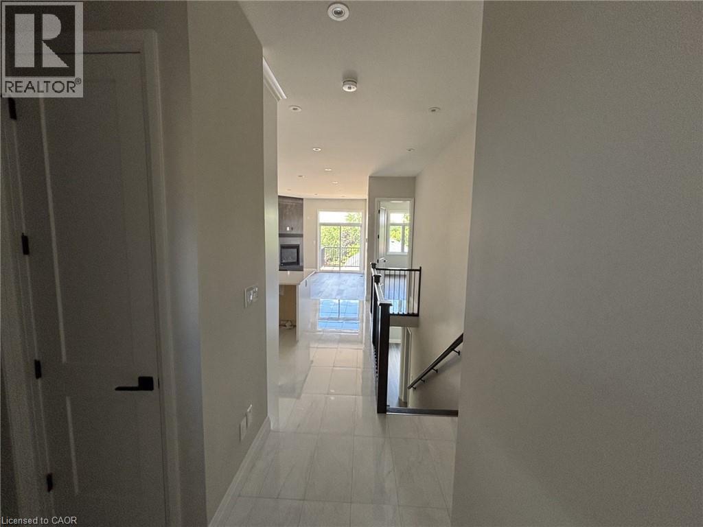 800 GARDEN COURT Crescent