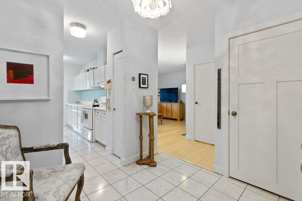 #202 9809 110 ST NW