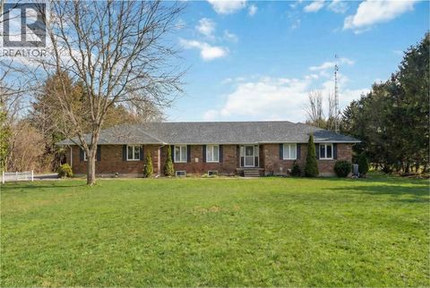 5386 MANDAUMIN ROAD Plympton-Wyoming ON N7T7H3