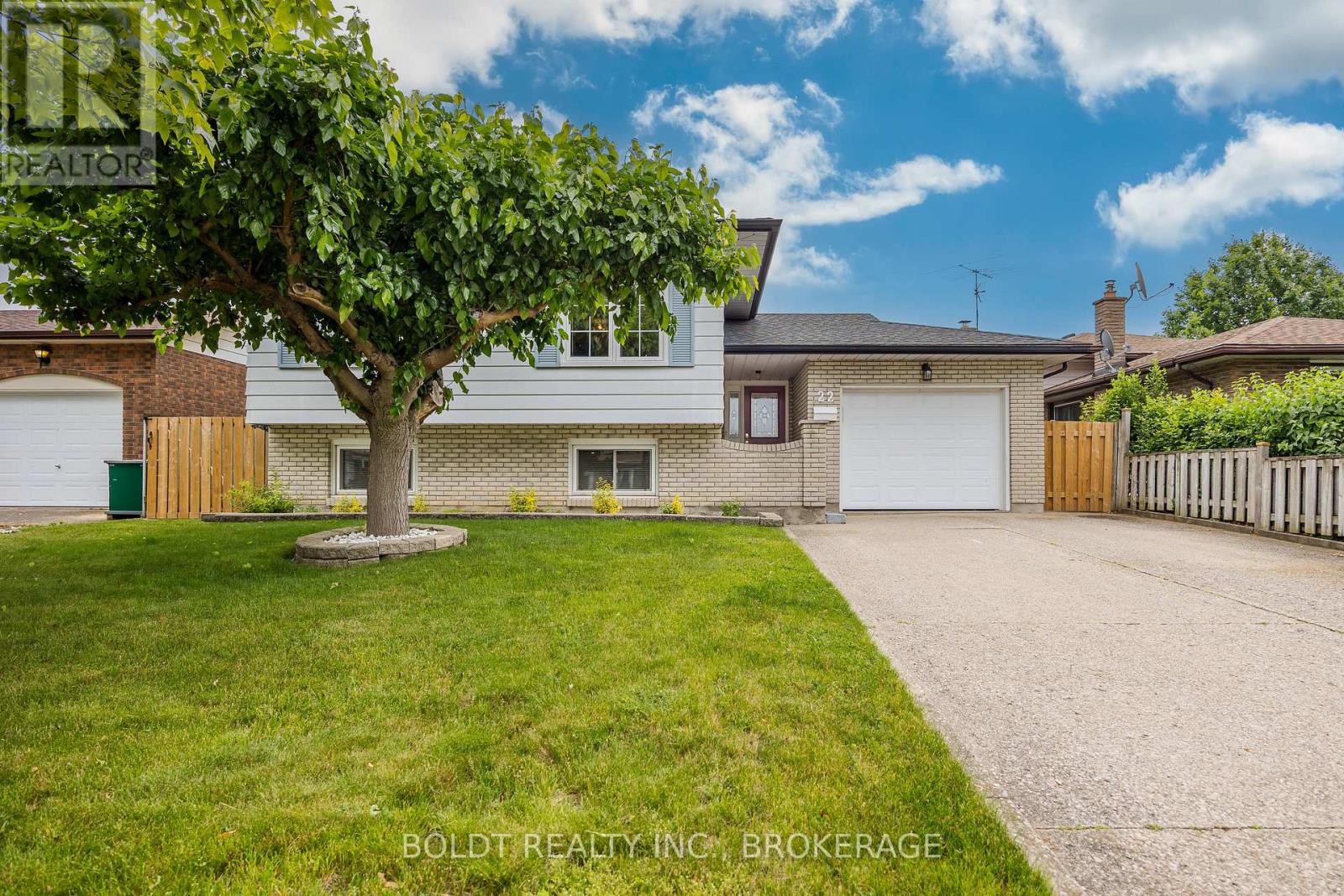 22 SHADE TREE CRESCENT