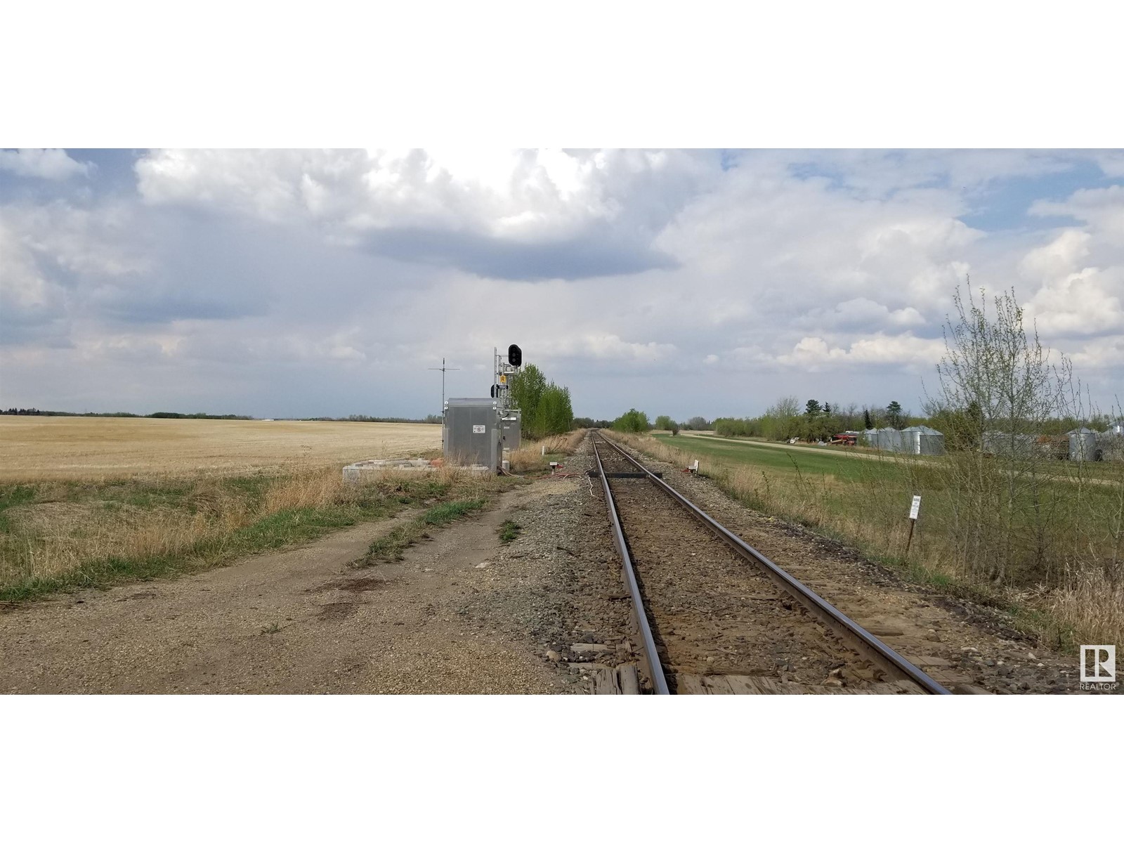 2503 227 AV NW NW