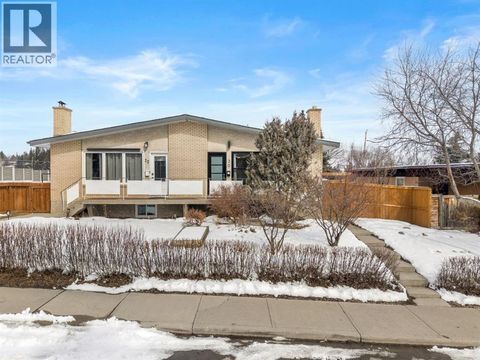 30 Hilton Avenue NW Calgary AB T2K2H2