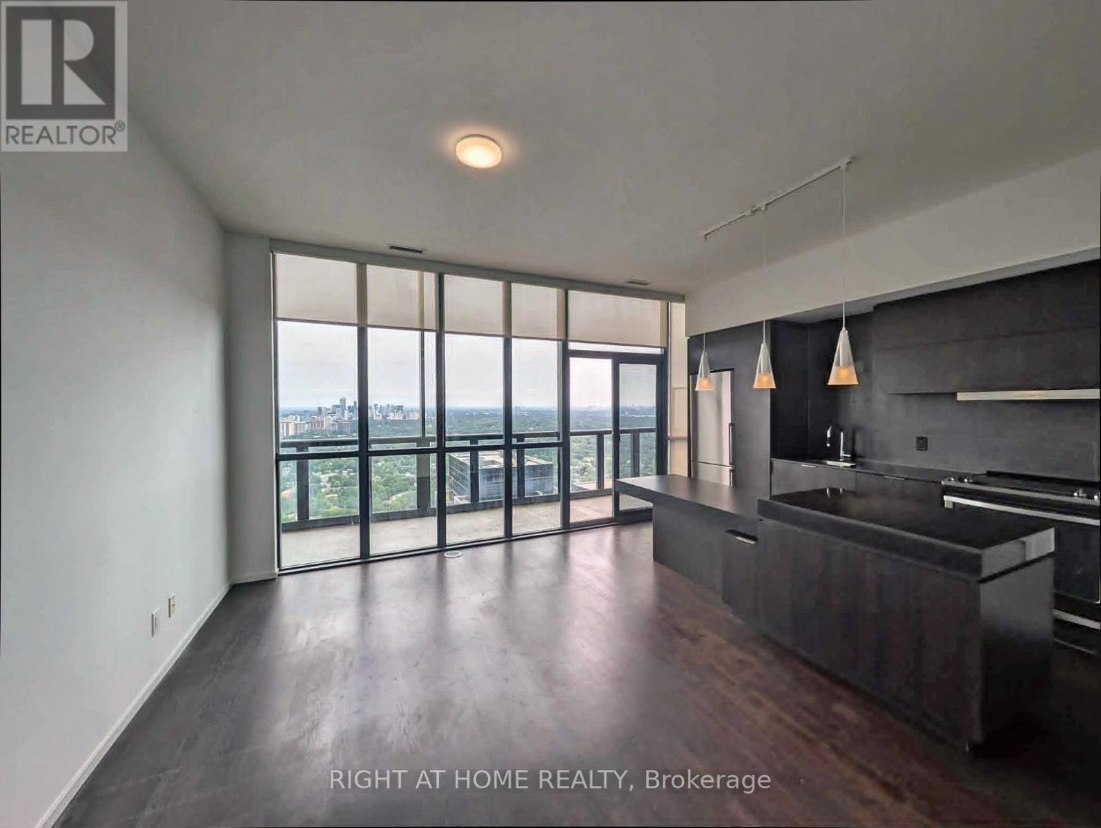 4908 - 101 CHARLES STREET E