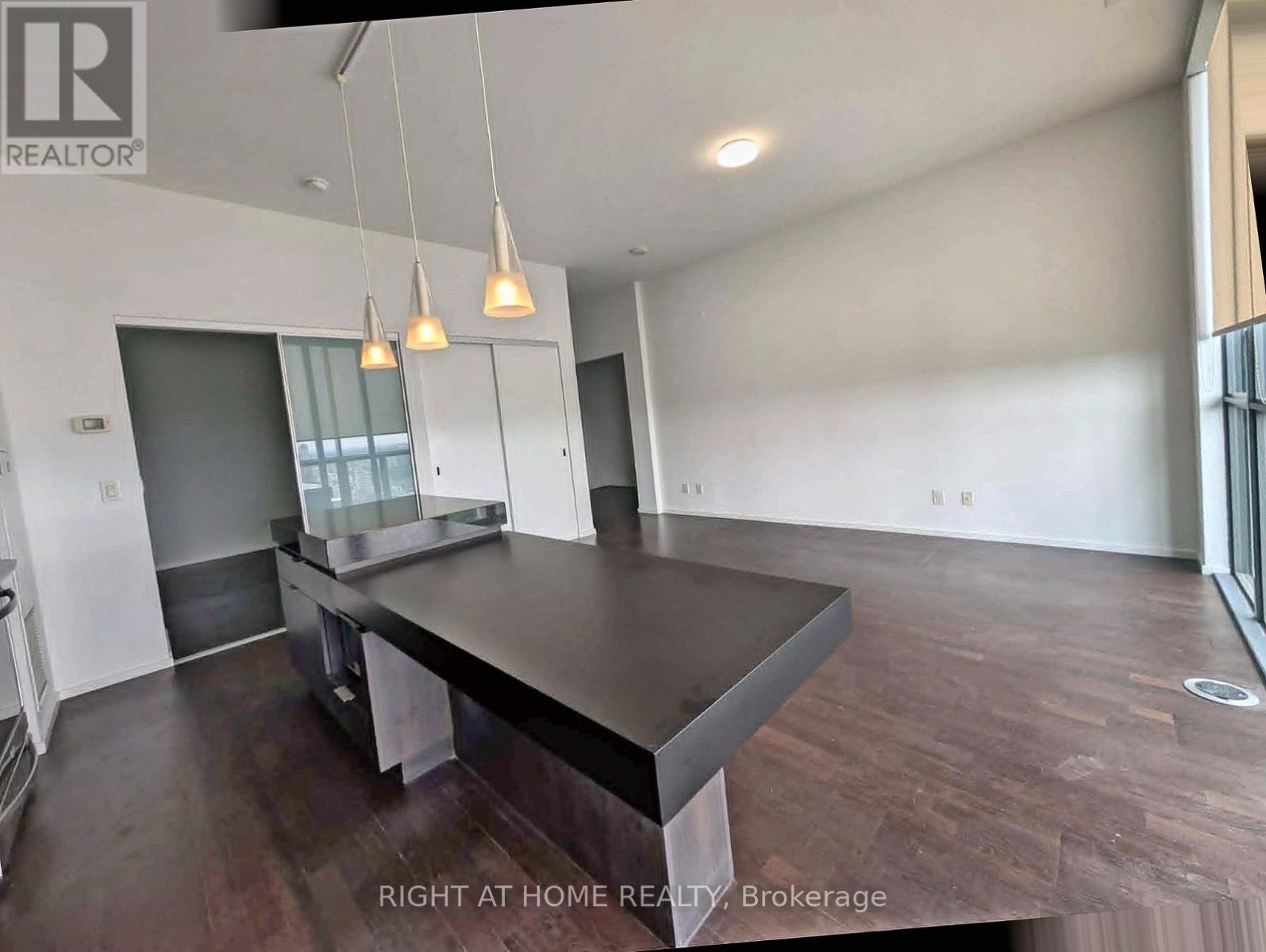4908 - 101 CHARLES STREET E