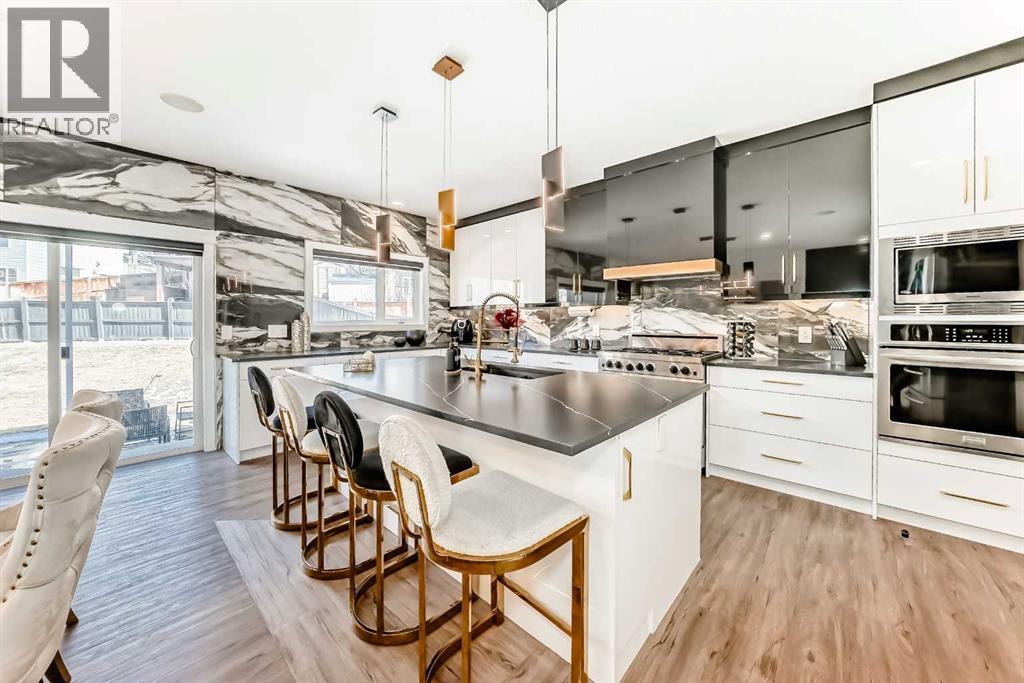 630 Rocky Ridge View NW