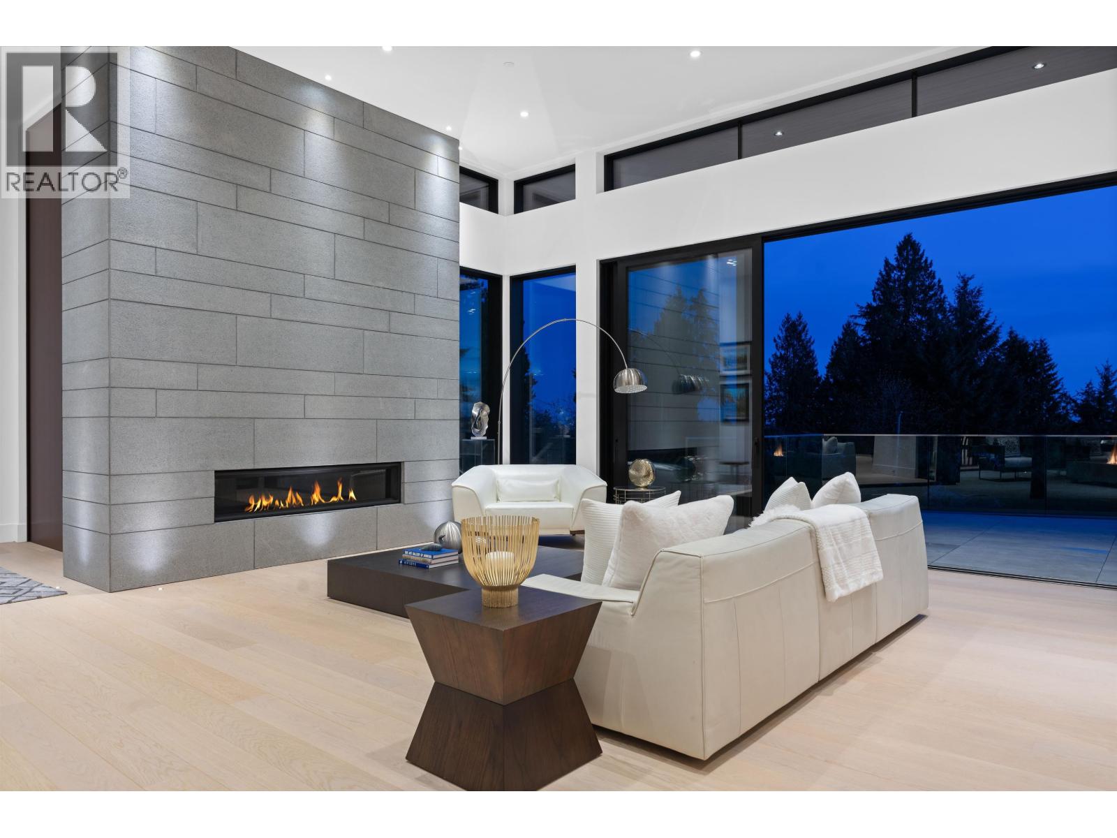 2965 ALTAMONT CRESCENT