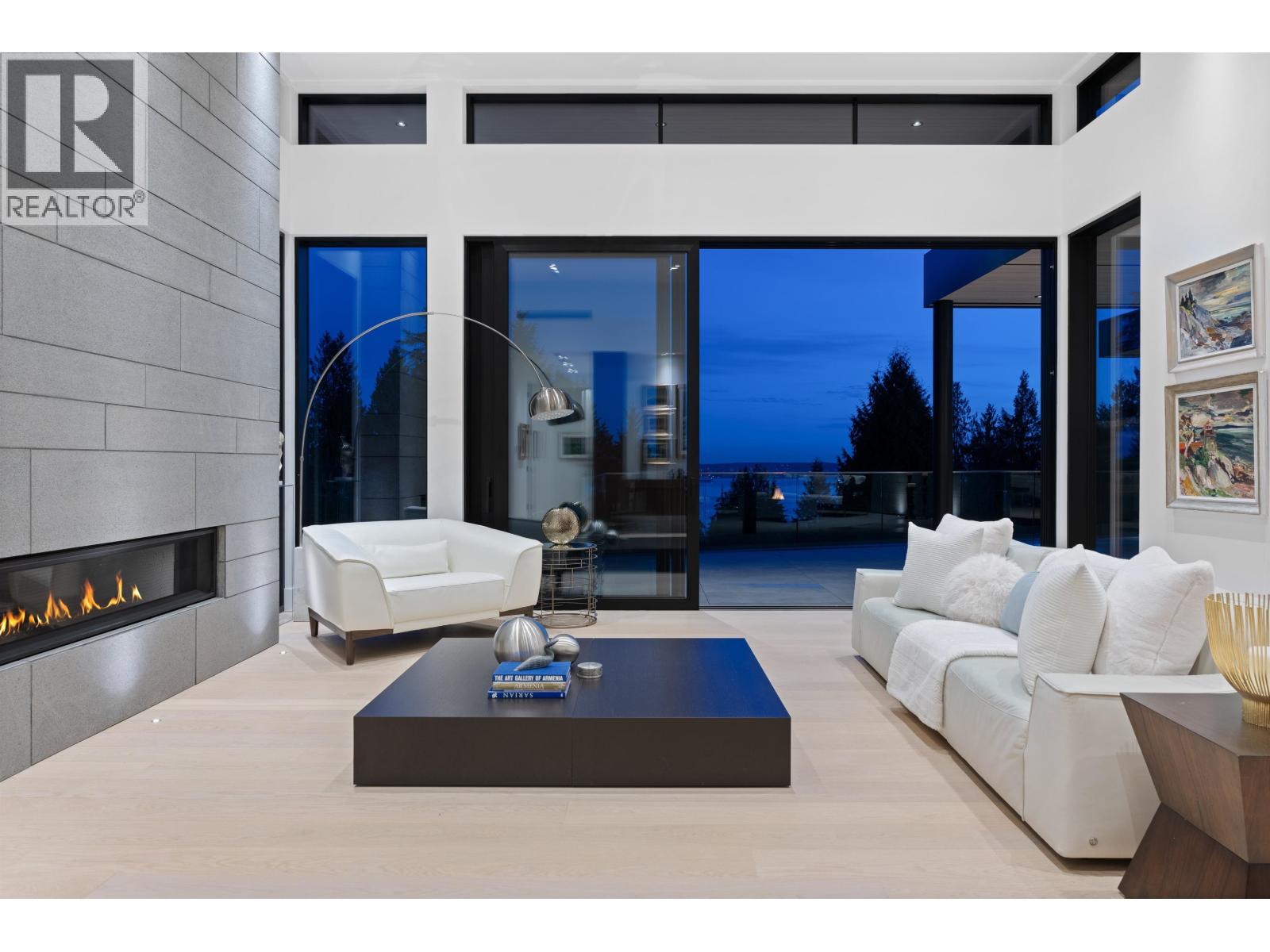 2965 ALTAMONT CRESCENT