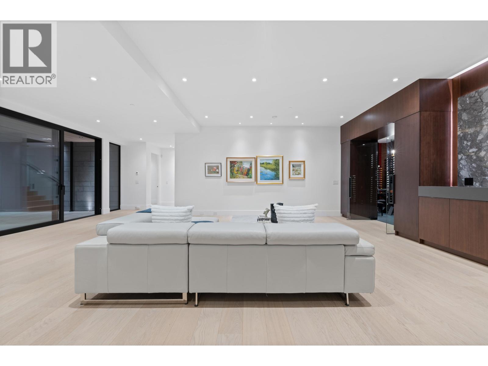 2965 ALTAMONT CRESCENT