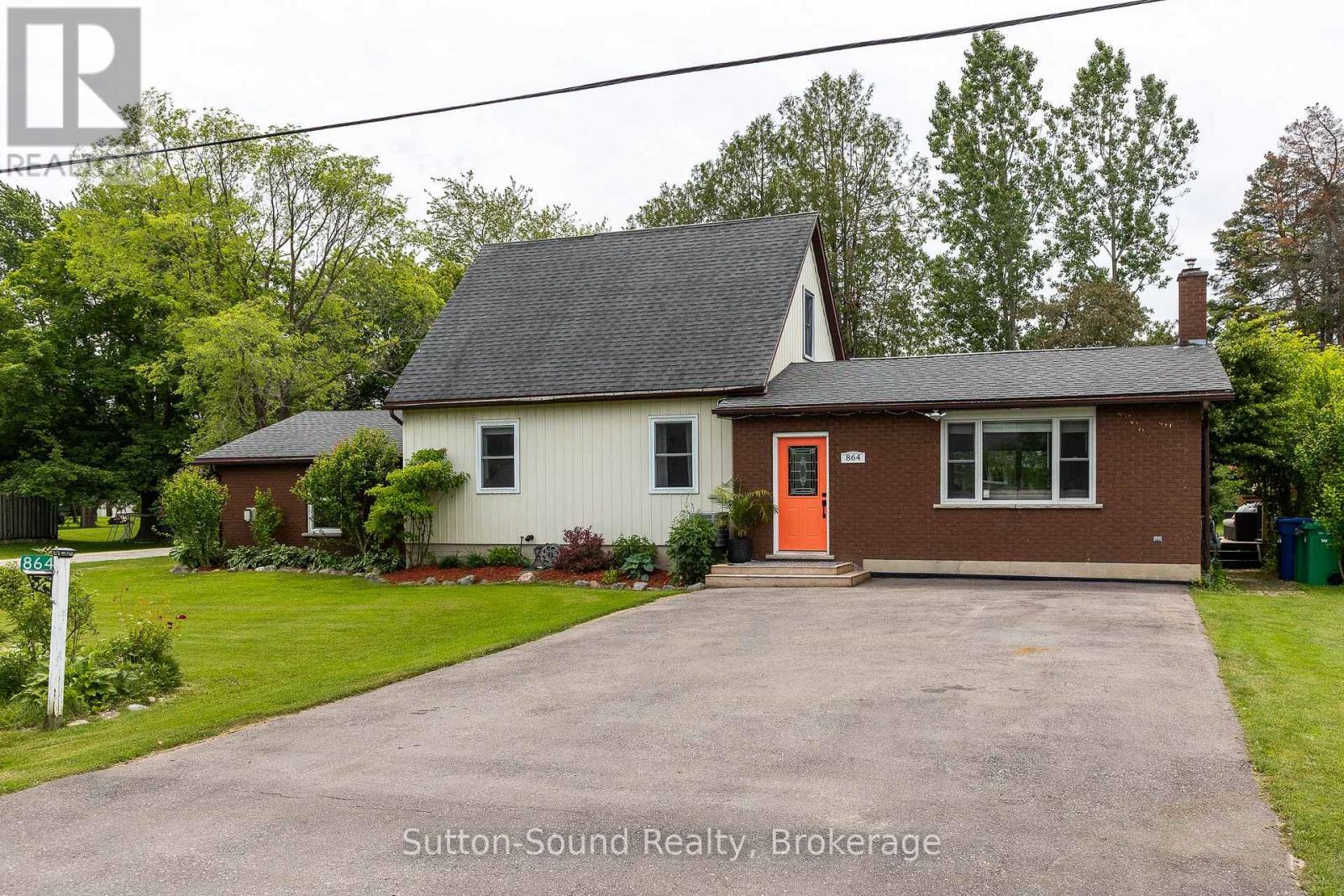 864 16TH STREET W