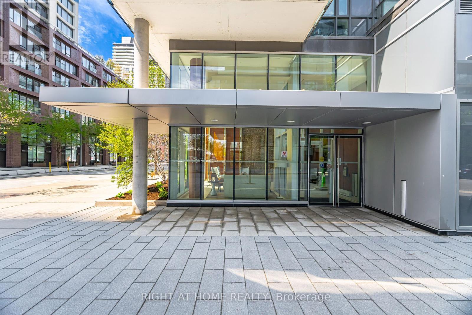S419 - 455 FRONT STREET E