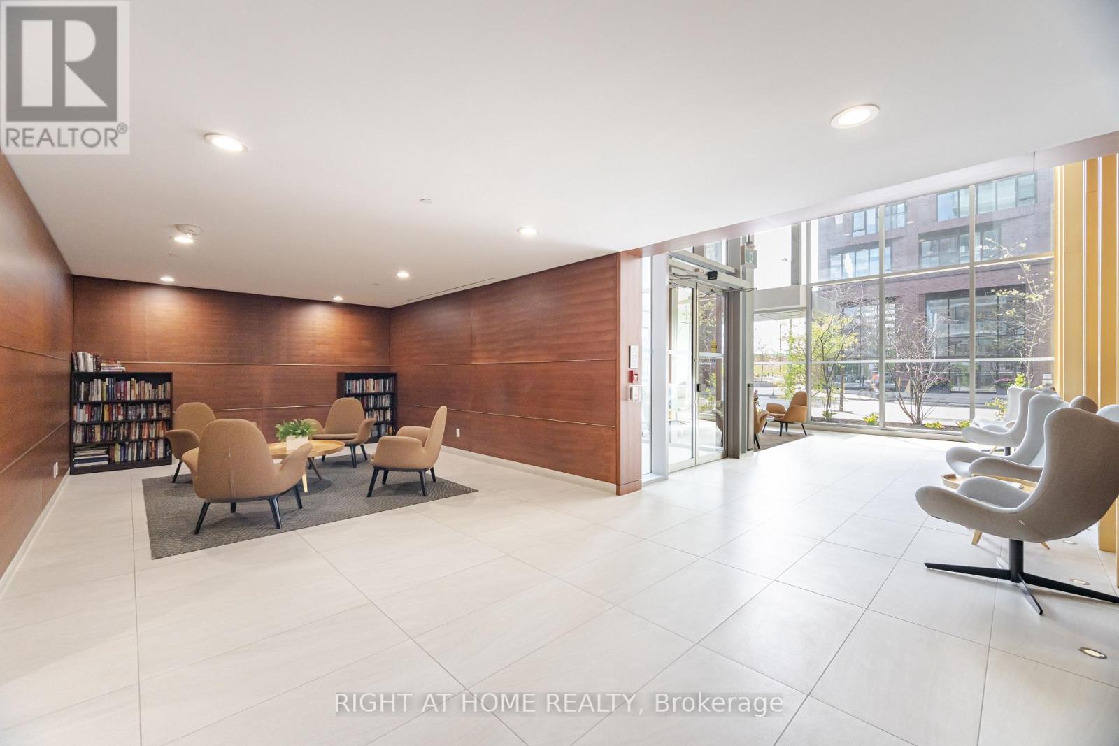 S419 - 455 FRONT STREET E