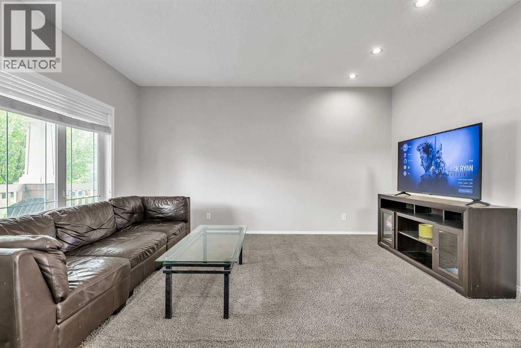 242 Copperstone Grove SE