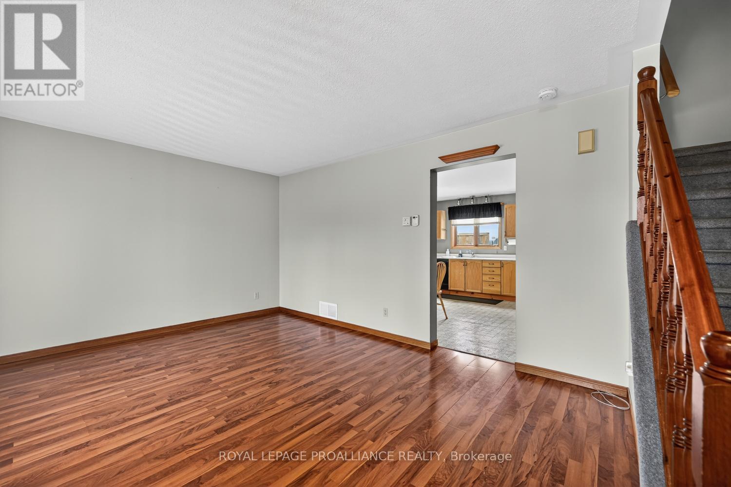 5126 MEADOWLAND DRIVE W