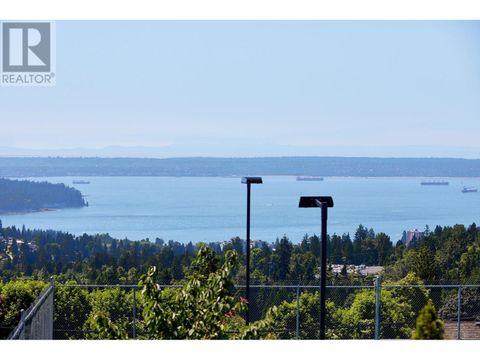 1028 EYREMOUNT DRIVE West Vancouver BC V7S2B3