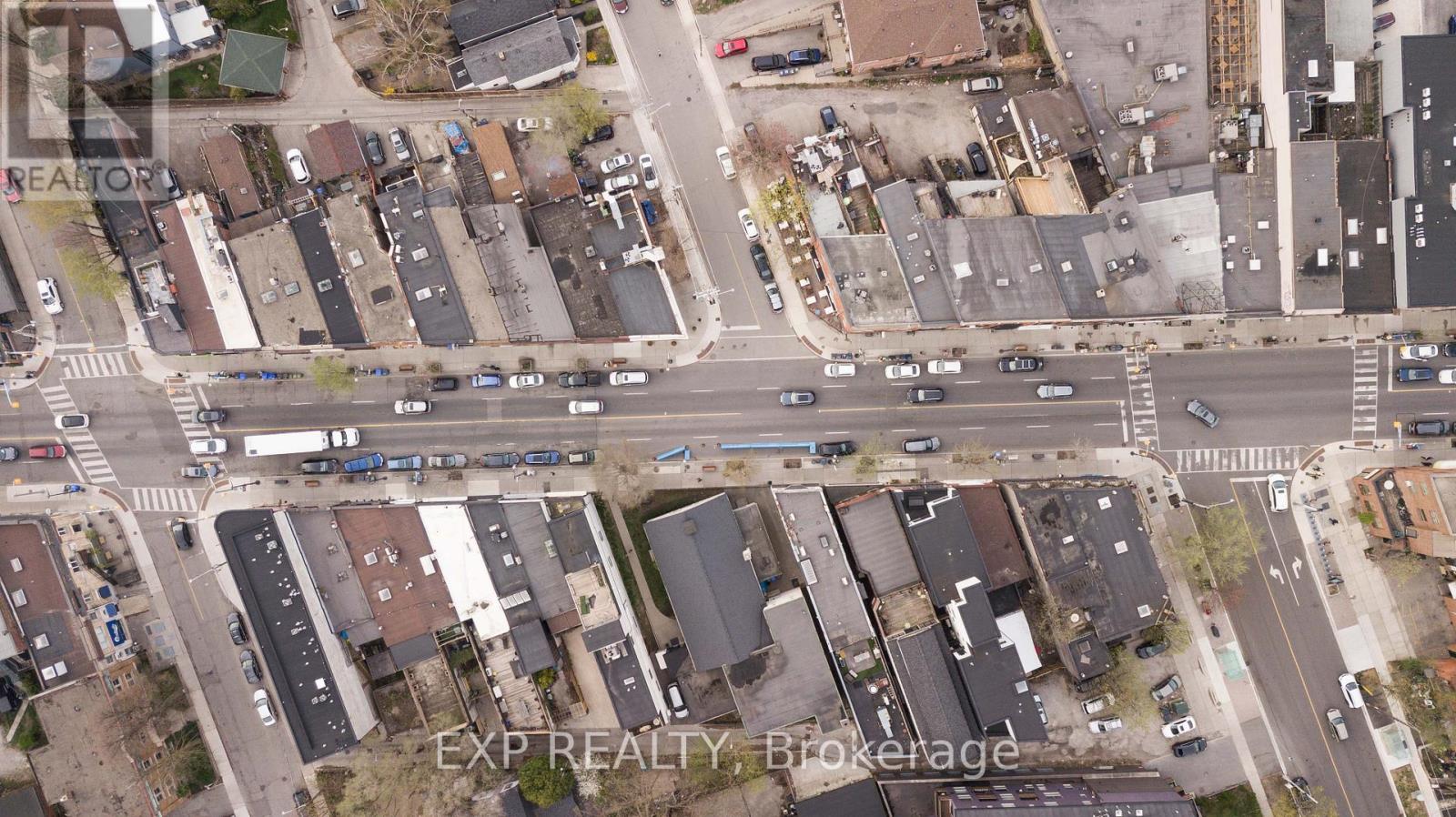 3052 DUNDAS STREET W