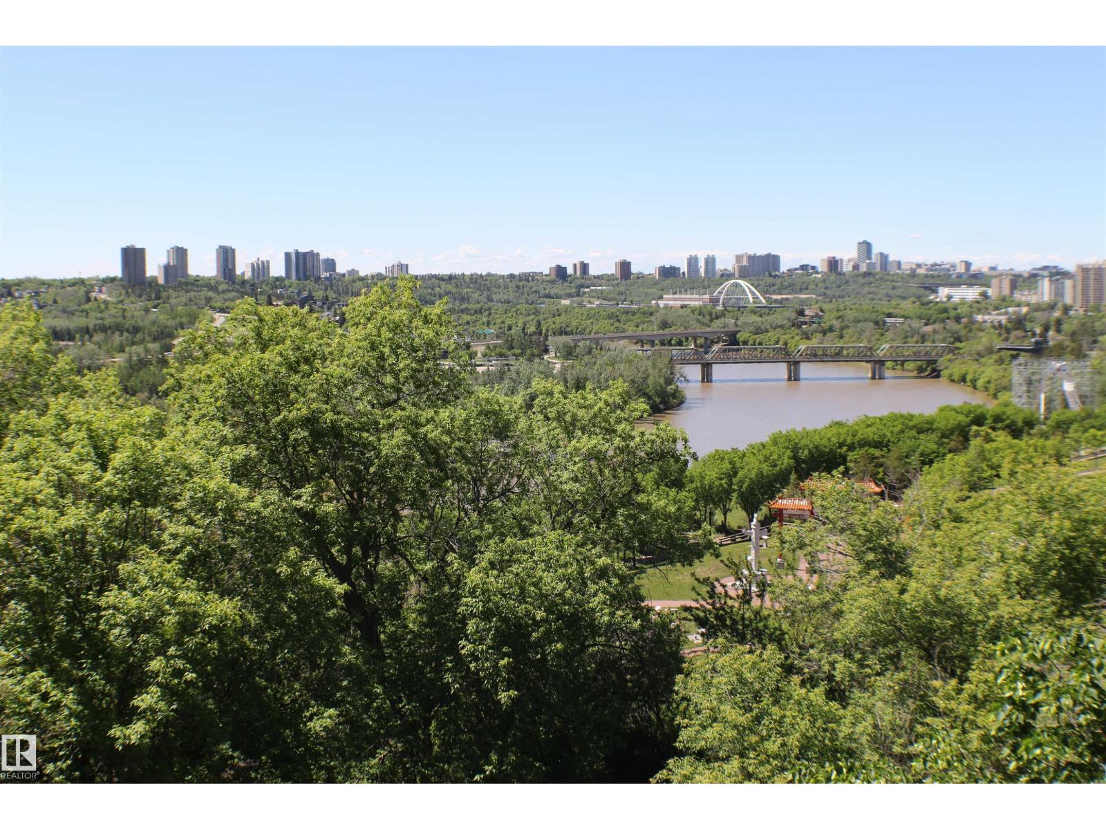 #412 9503 101 AV NW
