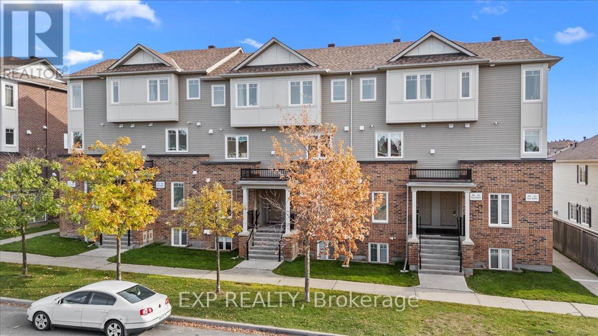 Photo 1 of 12 — 290 ESPIN HEIGHTS, Ottawa, ON K2J0Y8