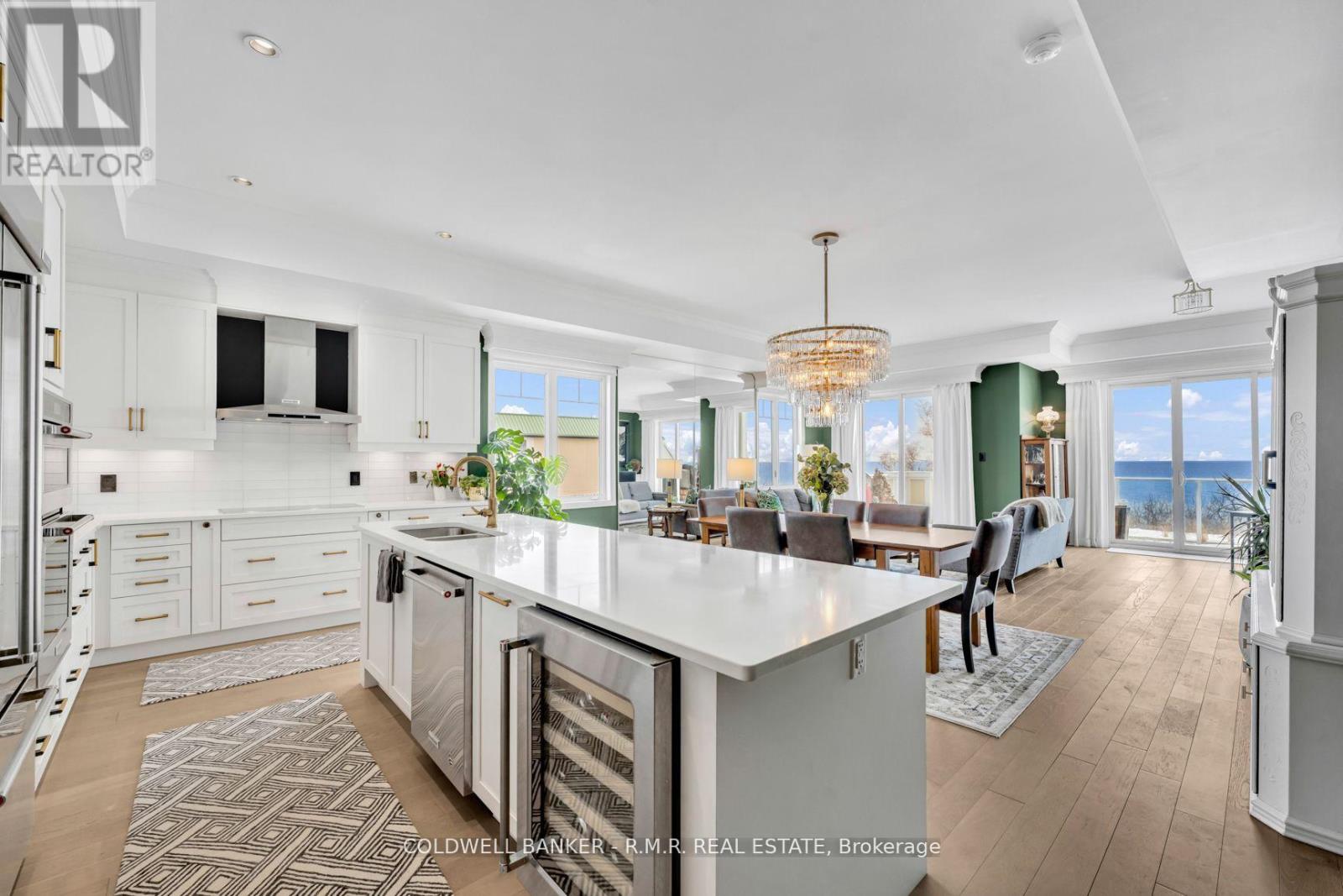 6G - 305 LAKEBREEZE DRIVE