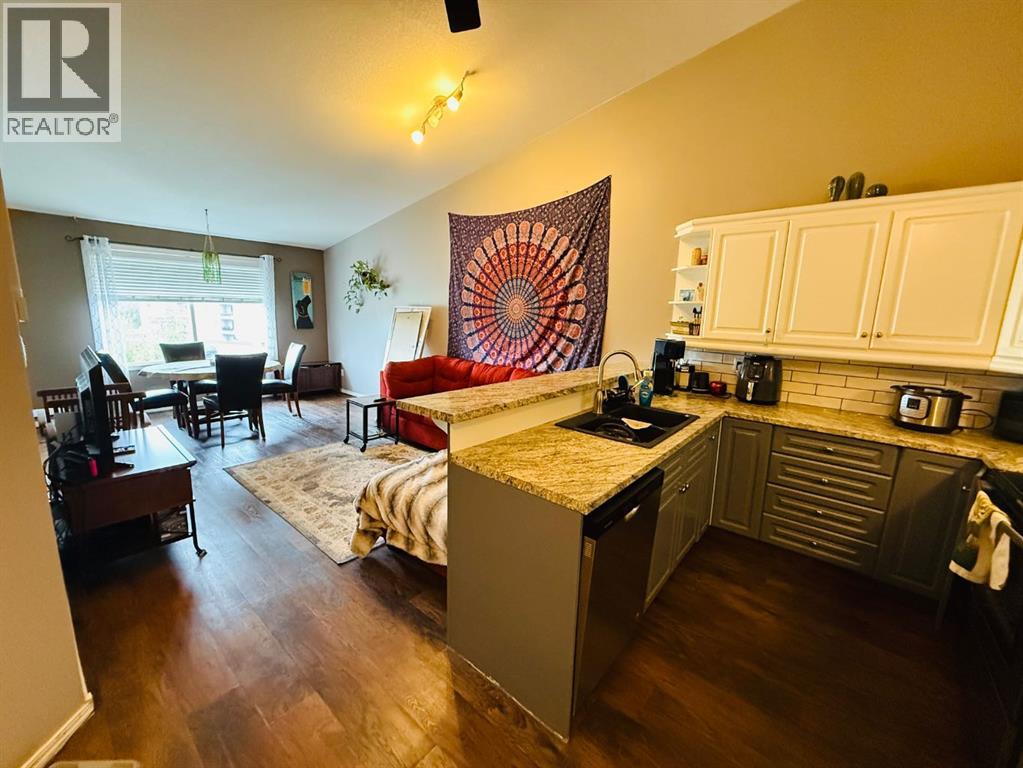312, 620 Columbia Boulevard W