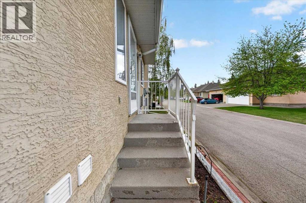 15 Cedarview Mews
