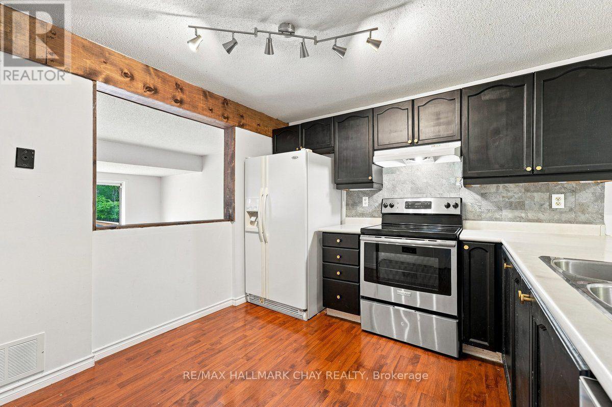 26 WHITEHORN CRESCENT