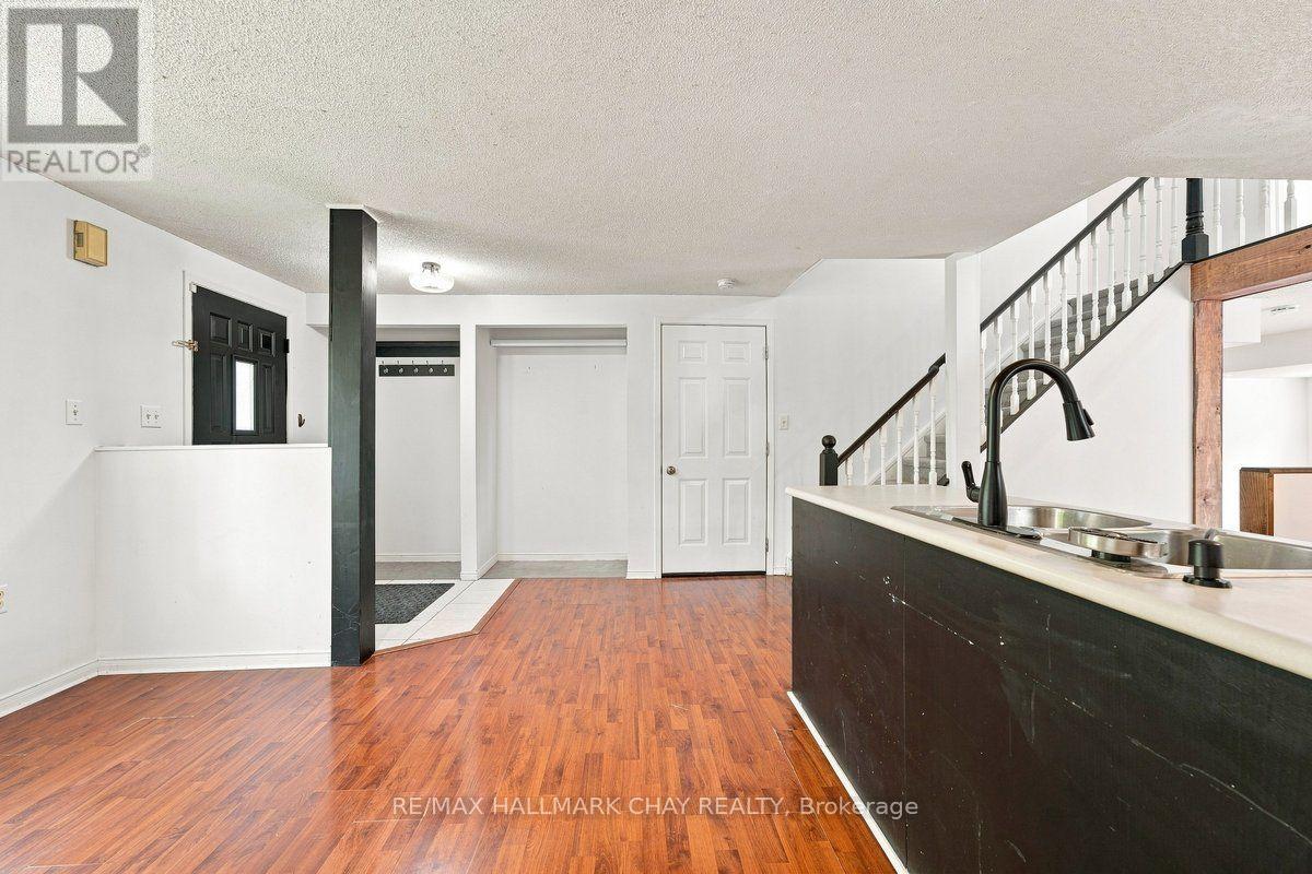 26 WHITEHORN CRESCENT