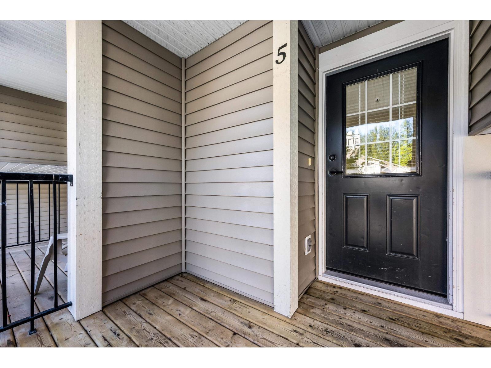 5 45550 SHAWNIGAN CRESCENT|Garrison Crossing