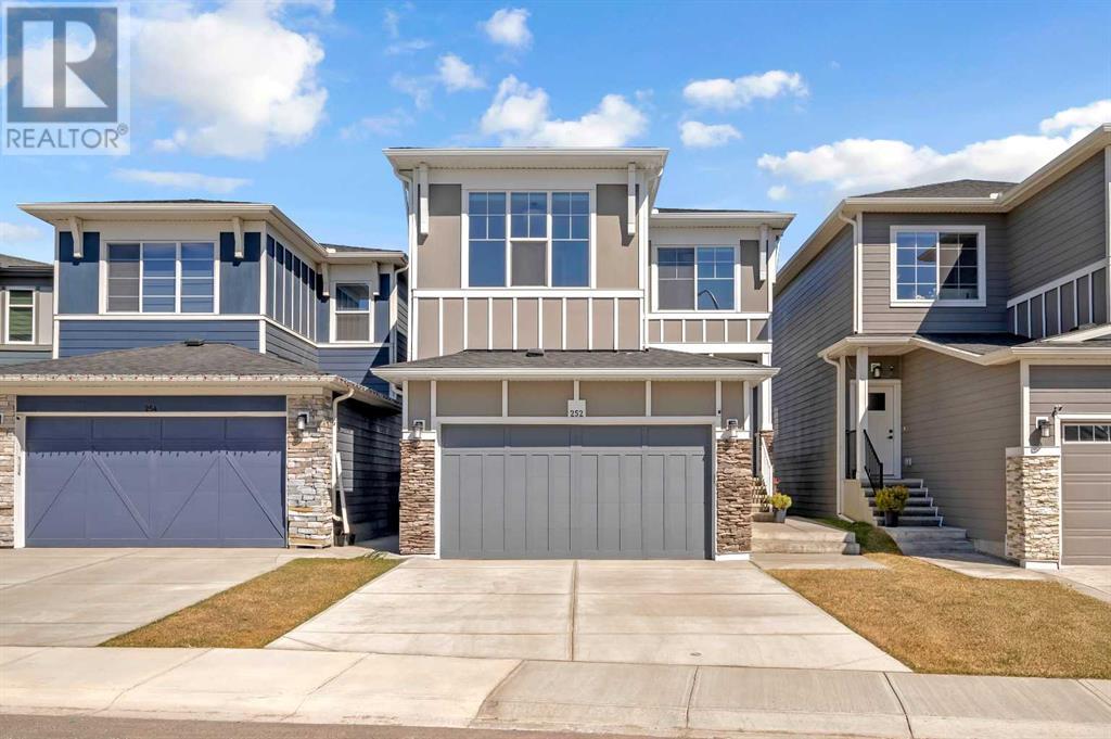 252 Walcrest View SE