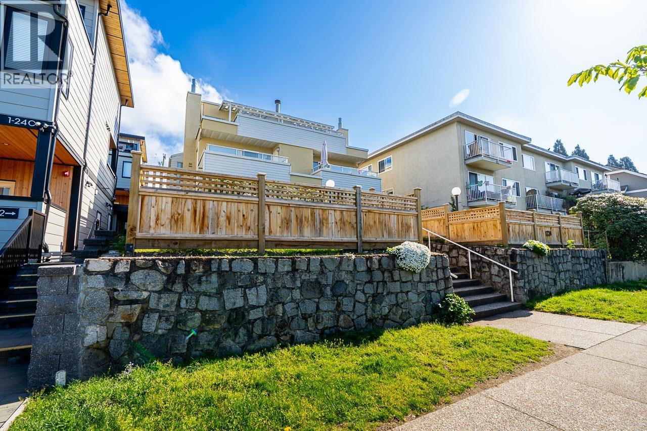 238 W 4TH STREET