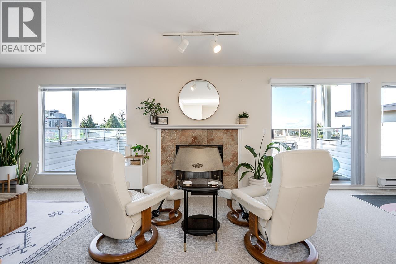238 W 4TH STREET
