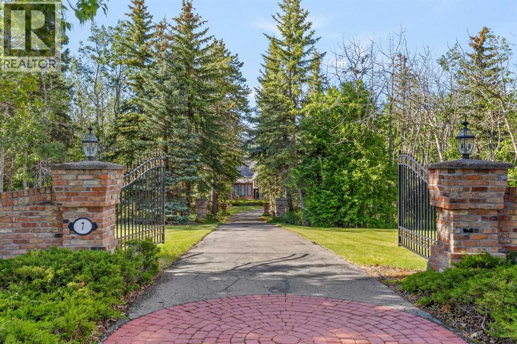 7 Biggar Heights Bay