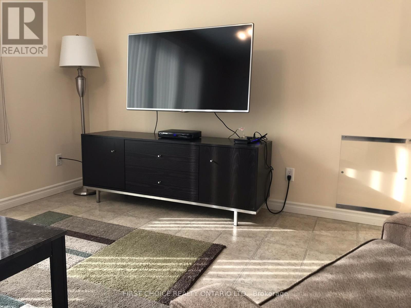 1547 VERCHERES STREET